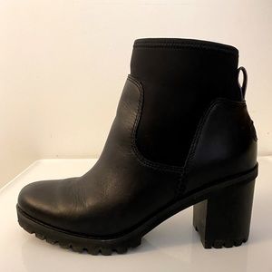 Ugg Leather and Neoprene High Heeled Weather Boots Women’s Size 8